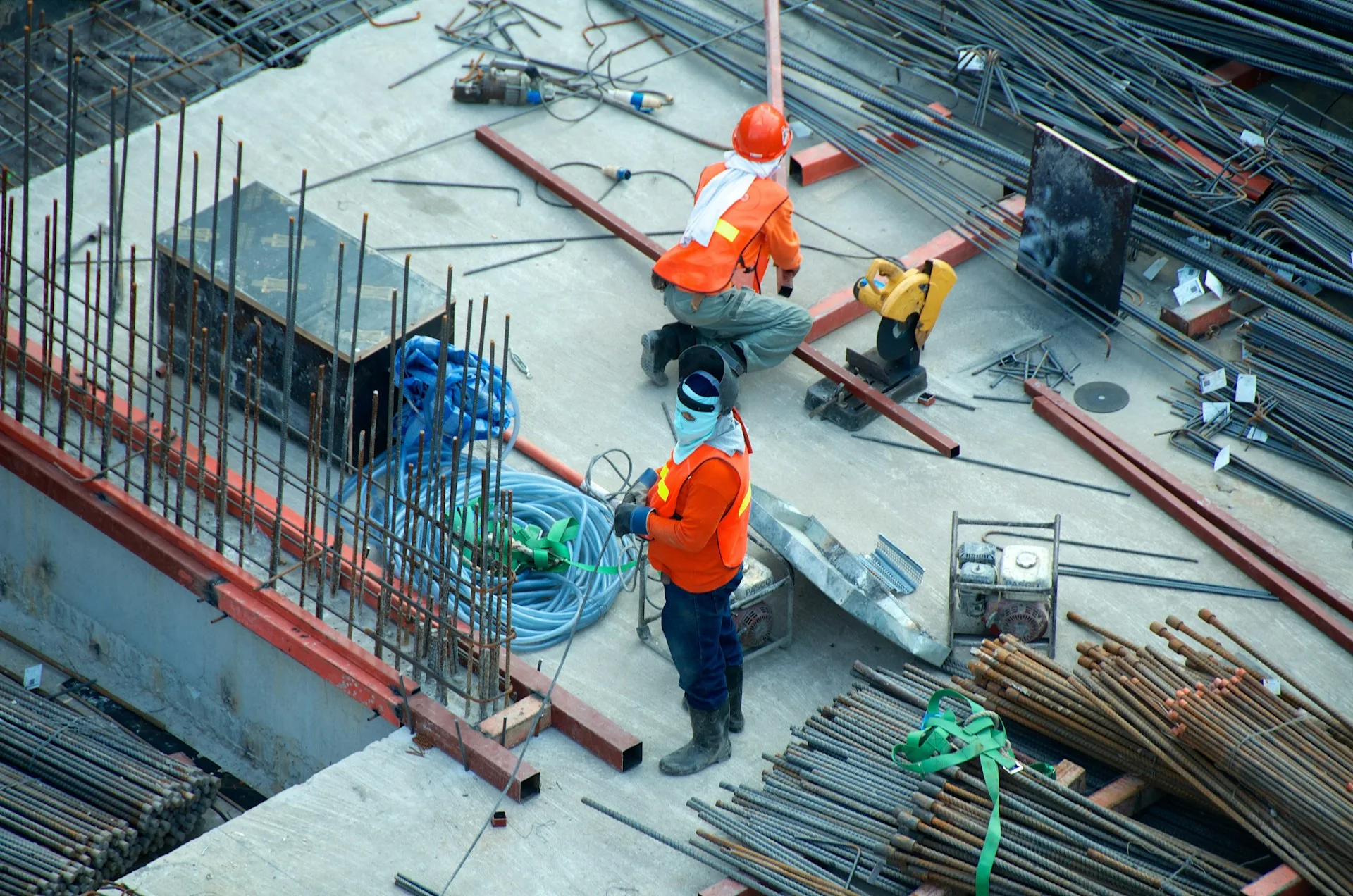 Construction structure and building site